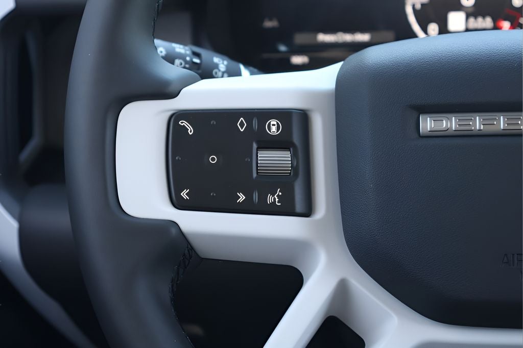 2026 Land Rover Defender 110 X-Dynamic SE