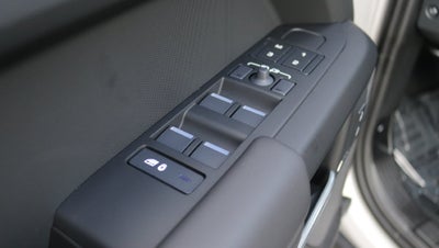 2026 Land Rover Defender 110 X-Dynamic SE