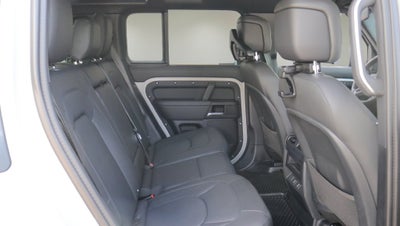 2026 Land Rover Defender 110 X-Dynamic SE