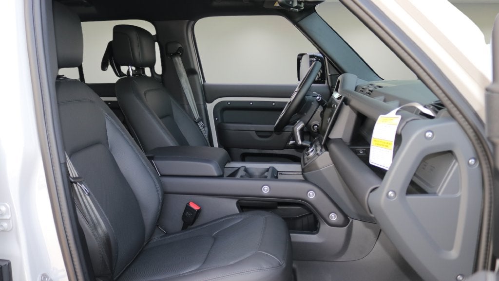 2026 Land Rover Defender 110 X-Dynamic SE