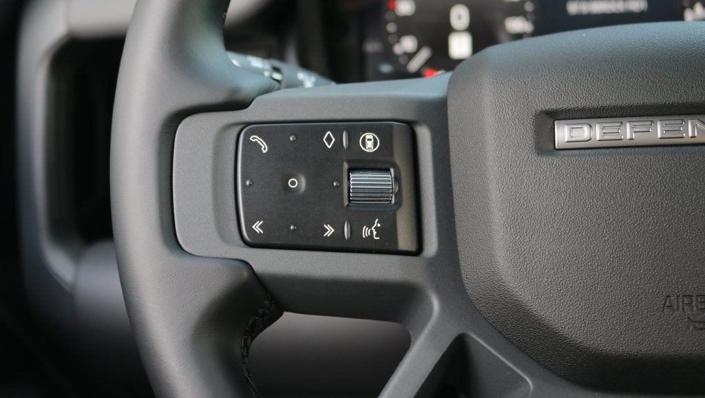 2026 Land Rover Defender 110 X-Dynamic SE