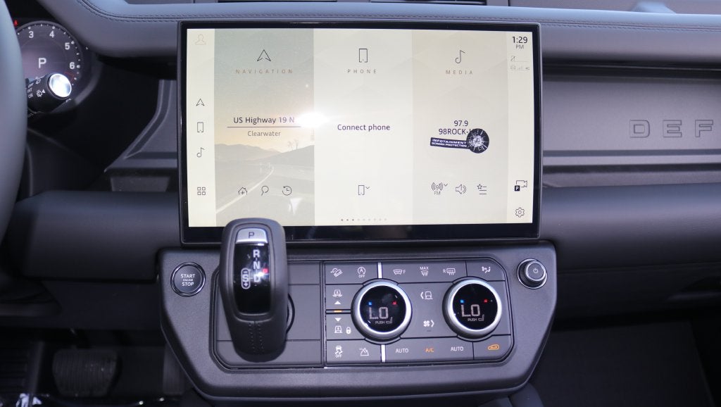 2026 Land Rover Defender 110 X-Dynamic SE