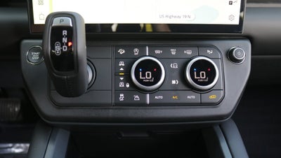 2026 Land Rover Defender 110 X-Dynamic SE