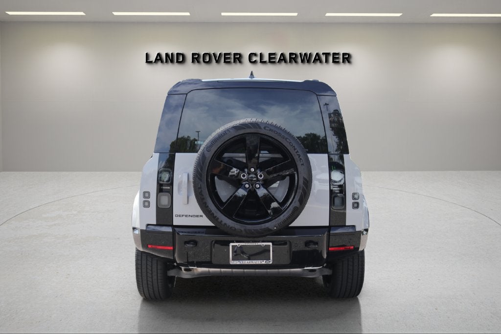 2026 Land Rover Defender 110 X-Dynamic SE