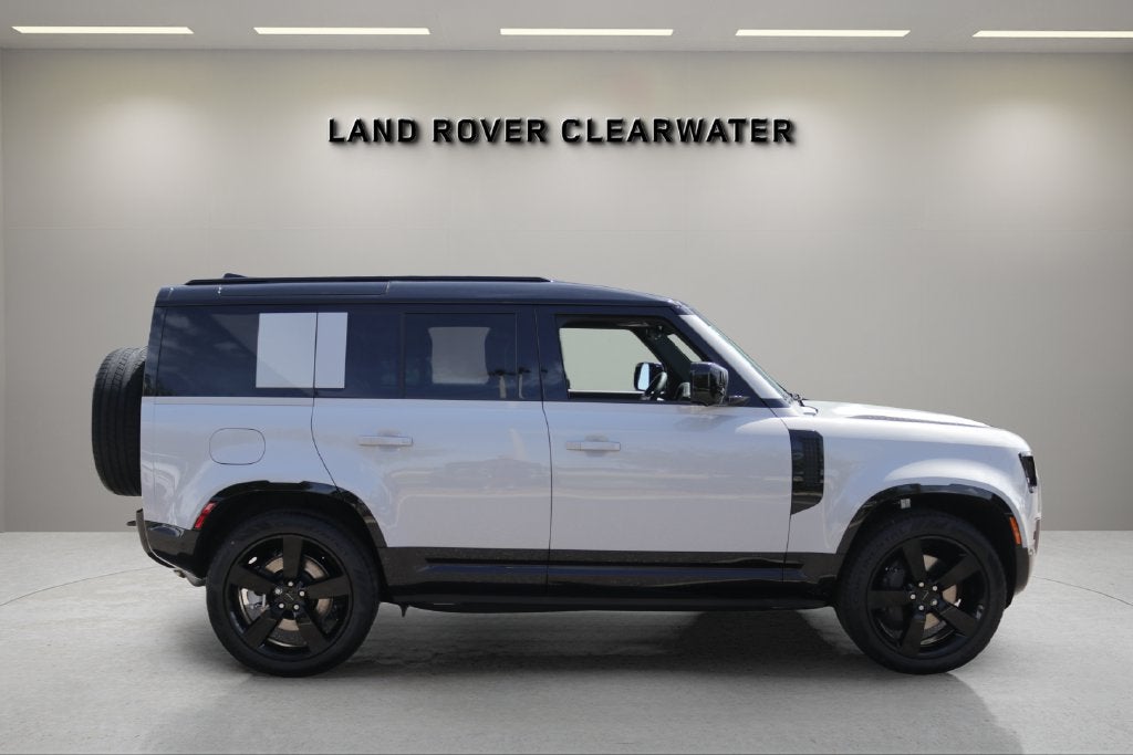 2026 Land Rover Defender 110 X-Dynamic SE