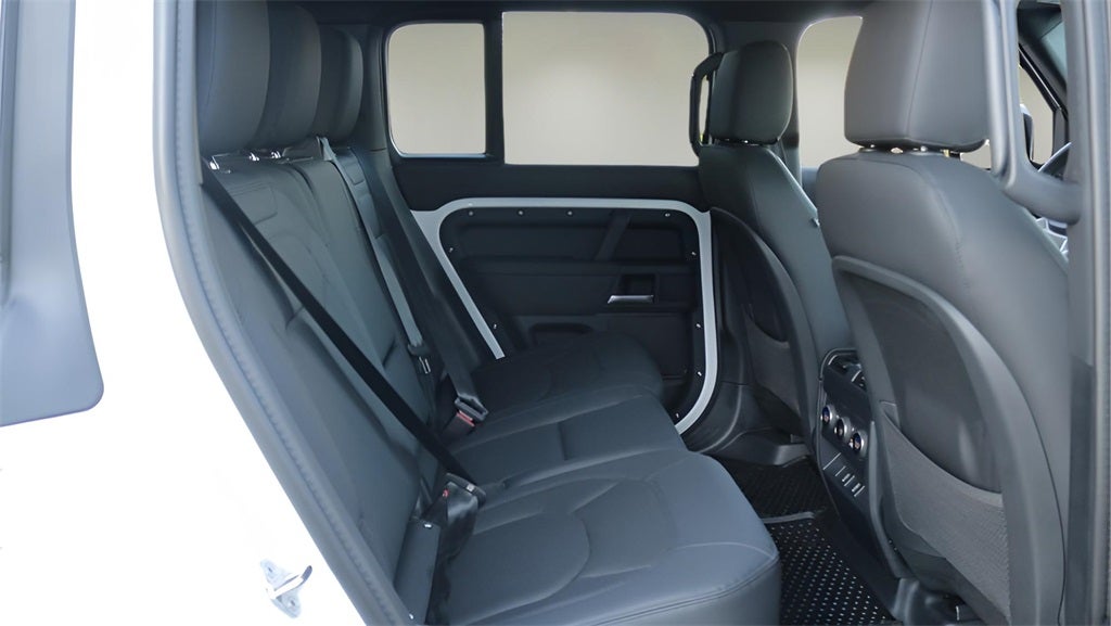 2026 Land Rover Defender 110 X-Dynamic SE