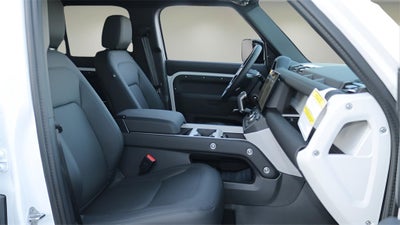 2026 Land Rover Defender 110 X-Dynamic SE