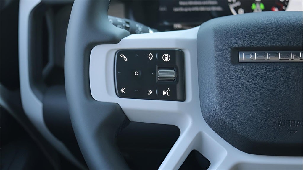 2026 Land Rover Defender 110 X-Dynamic SE