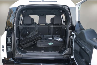 2026 Land Rover Defender 110 X-Dynamic SE