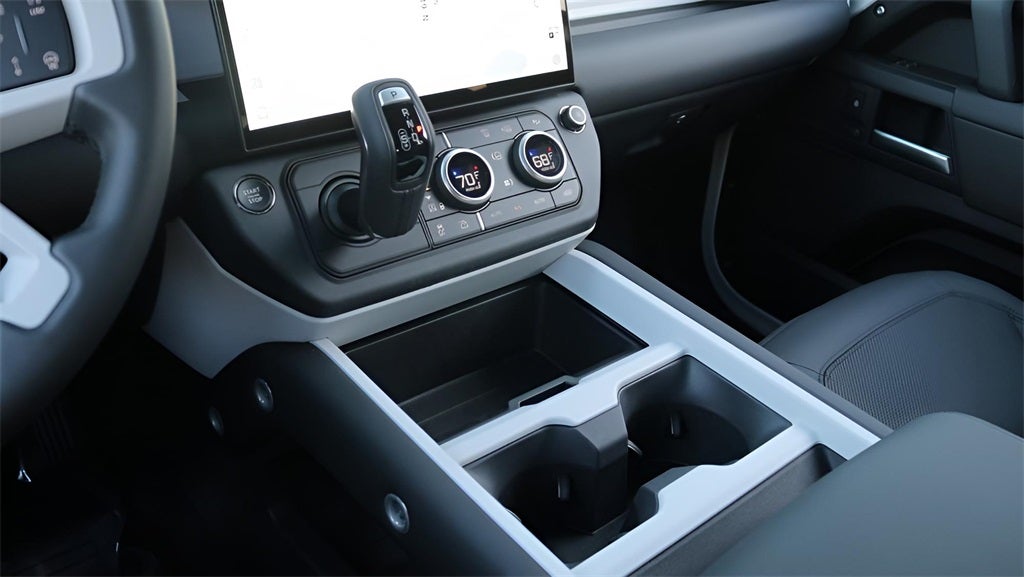 2026 Land Rover Defender 110 X-Dynamic SE