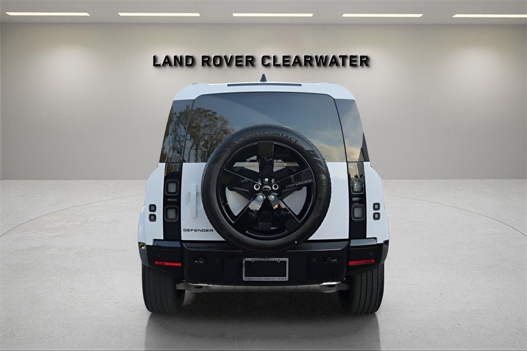 2026 Land Rover Defender 110 X-Dynamic SE