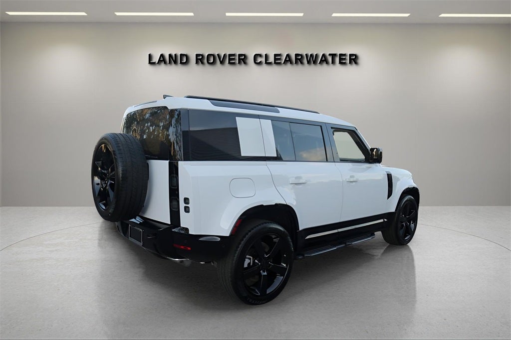 2026 Land Rover Defender 110 X-Dynamic SE