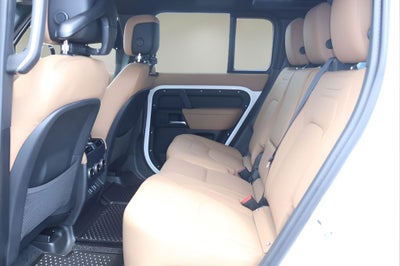 2026 Land Rover Defender 110 X-Dynamic SE