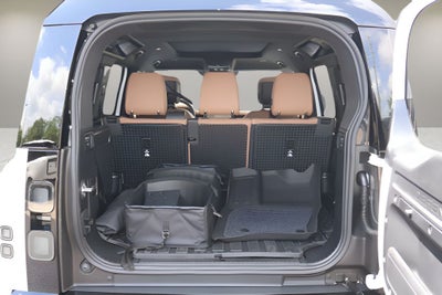 2026 Land Rover Defender 110 X-Dynamic SE