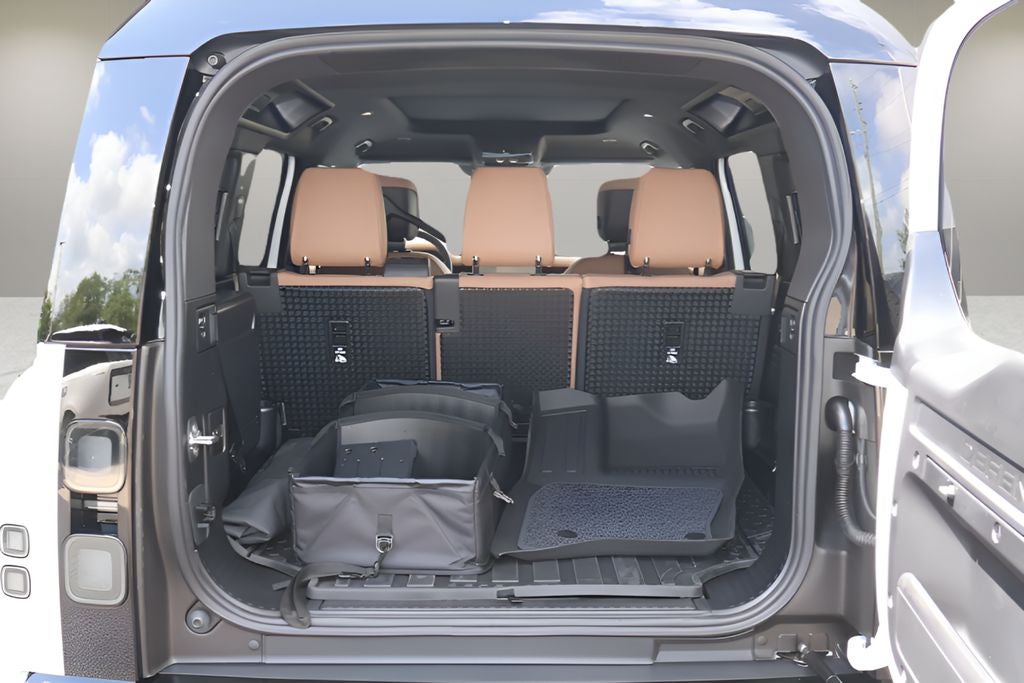 2026 Land Rover Defender 110 X-Dynamic SE