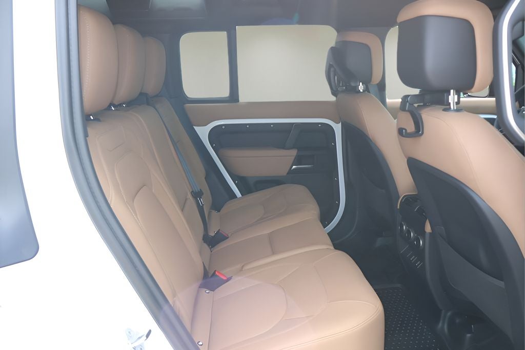 2026 Land Rover Defender 110 X-Dynamic SE