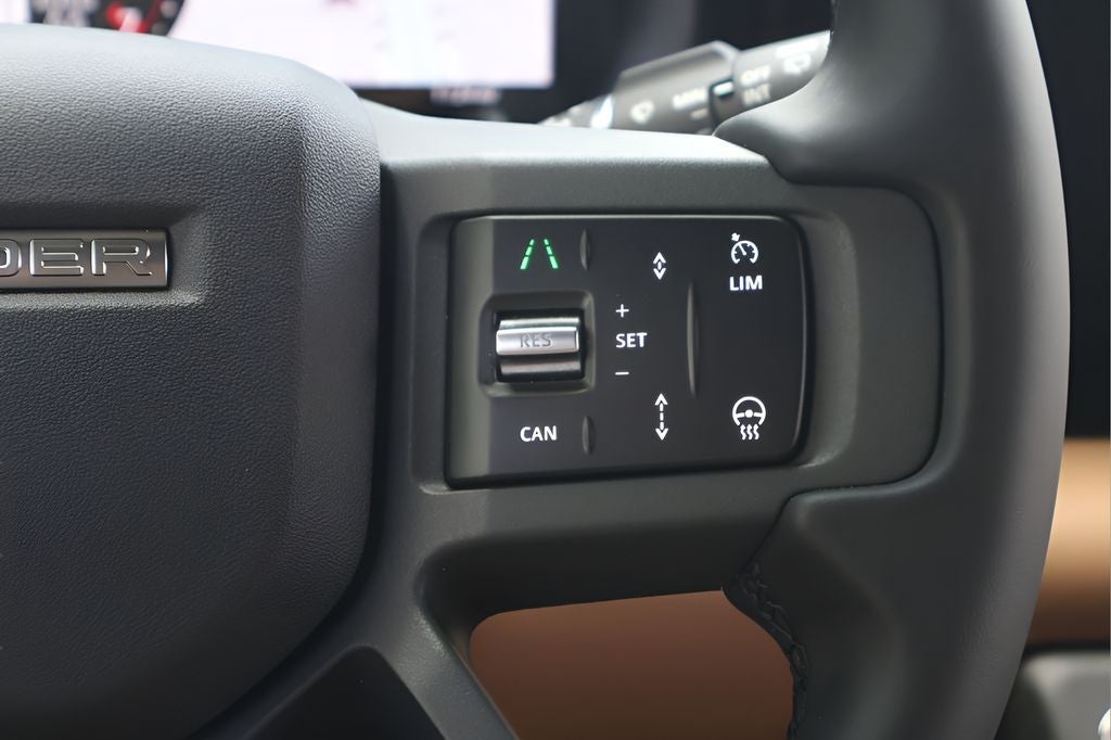2026 Land Rover Defender 110 X-Dynamic SE