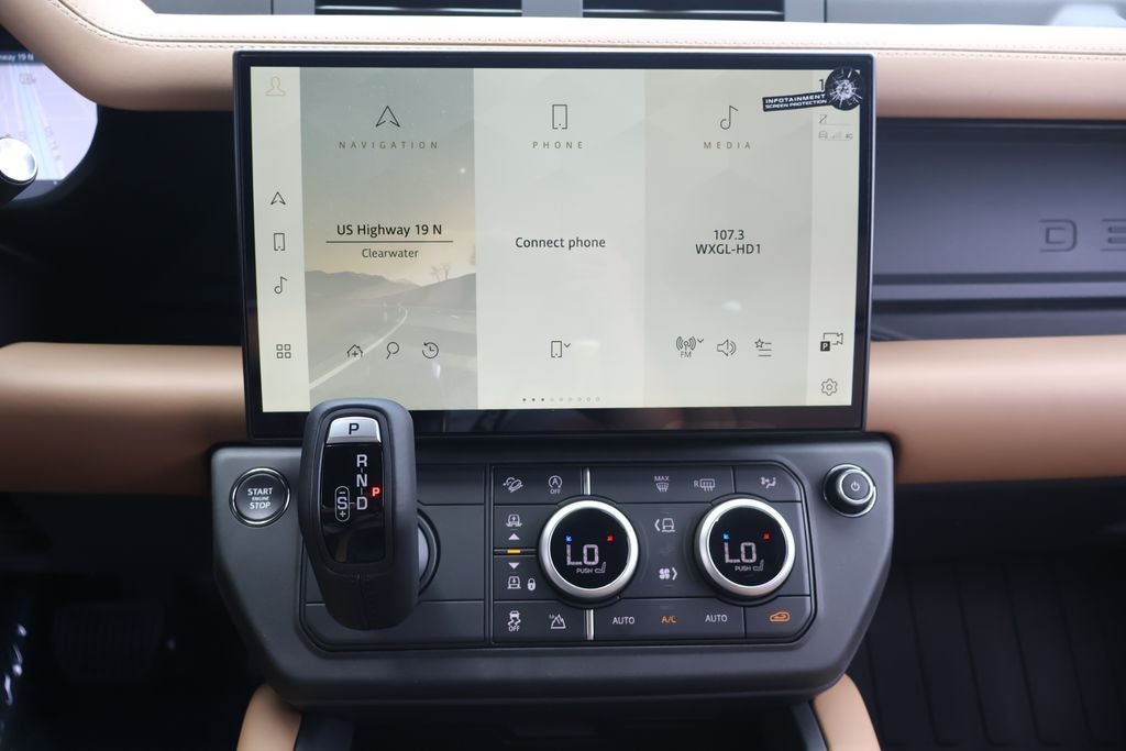 2026 Land Rover Defender 110 X-Dynamic SE