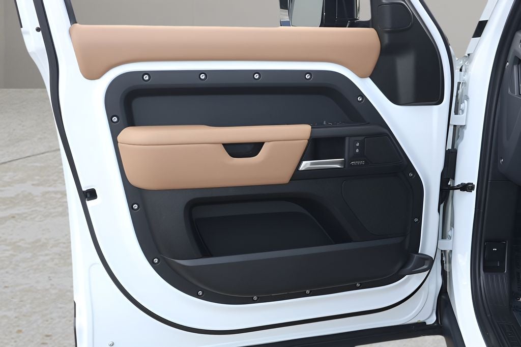 2026 Land Rover Defender 110 X-Dynamic SE
