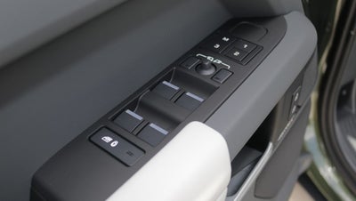 2026 Land Rover Defender 110 X-Dynamic SE