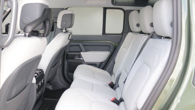 2026 Land Rover Defender 110 X-Dynamic SE