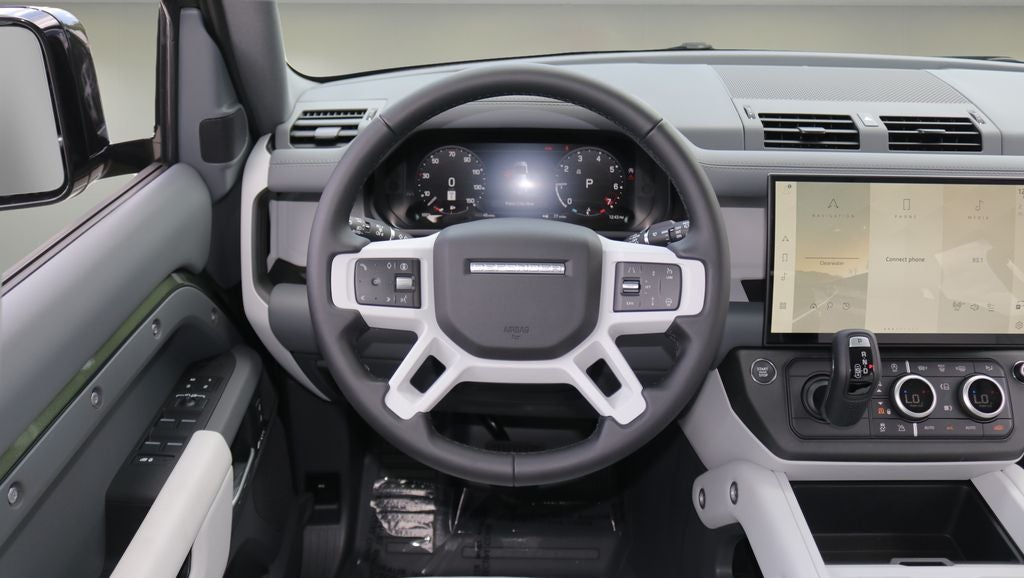 2026 Land Rover Defender 110 X-Dynamic SE
