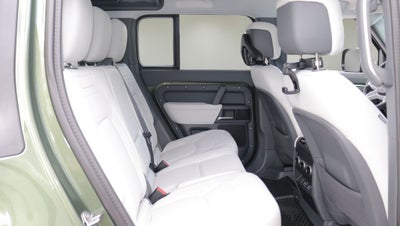 2026 Land Rover Defender 110 X-Dynamic SE