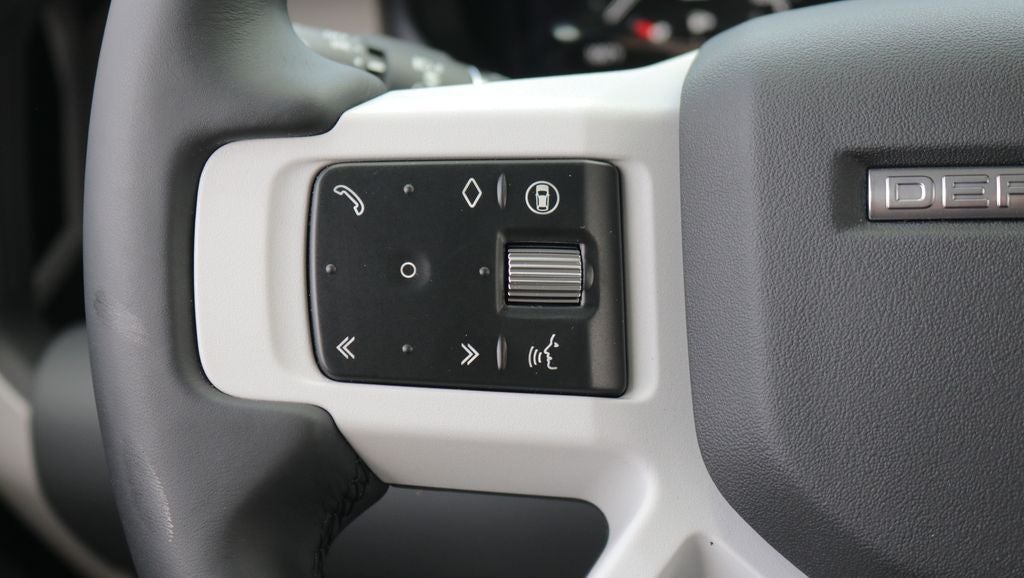 2026 Land Rover Defender 110 X-Dynamic SE