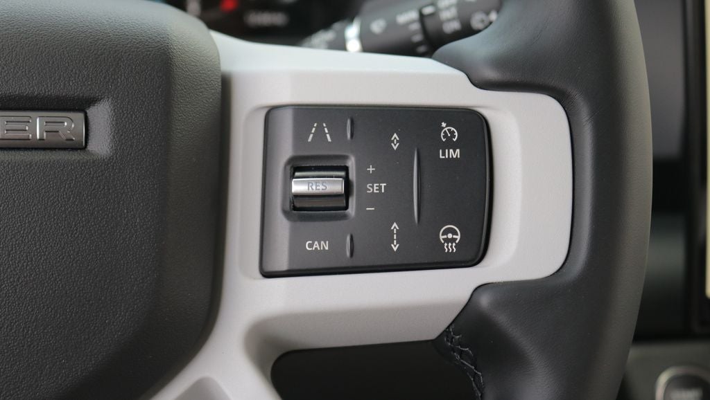 2026 Land Rover Defender 110 X-Dynamic SE