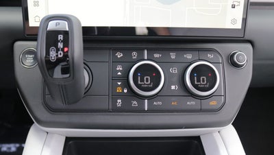 2026 Land Rover Defender 110 X-Dynamic SE