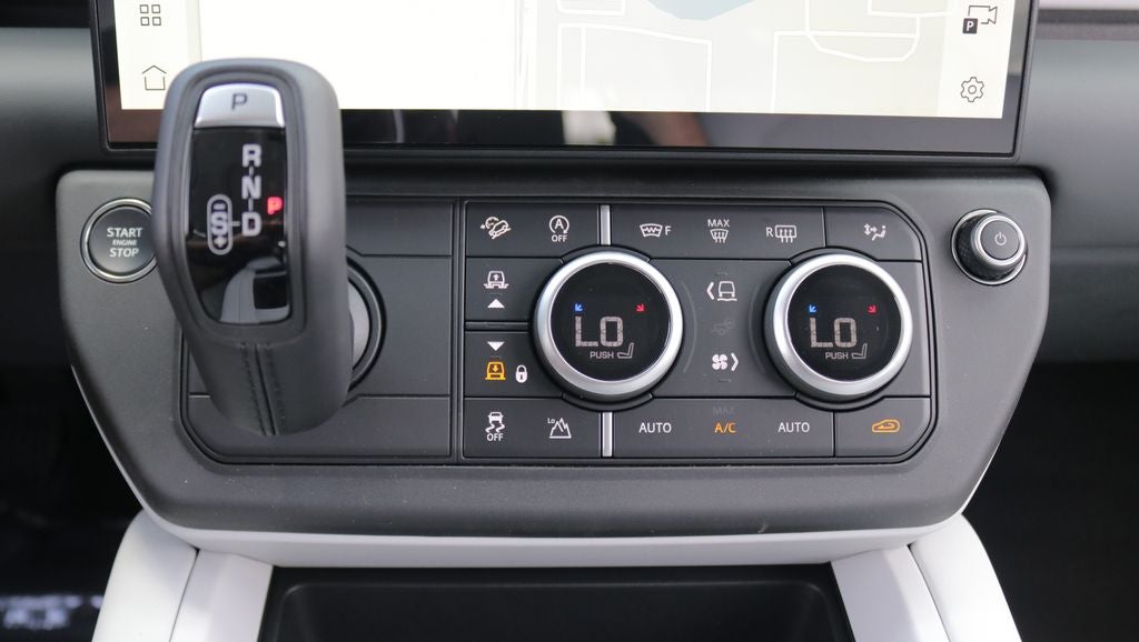 2026 Land Rover Defender 110 X-Dynamic SE