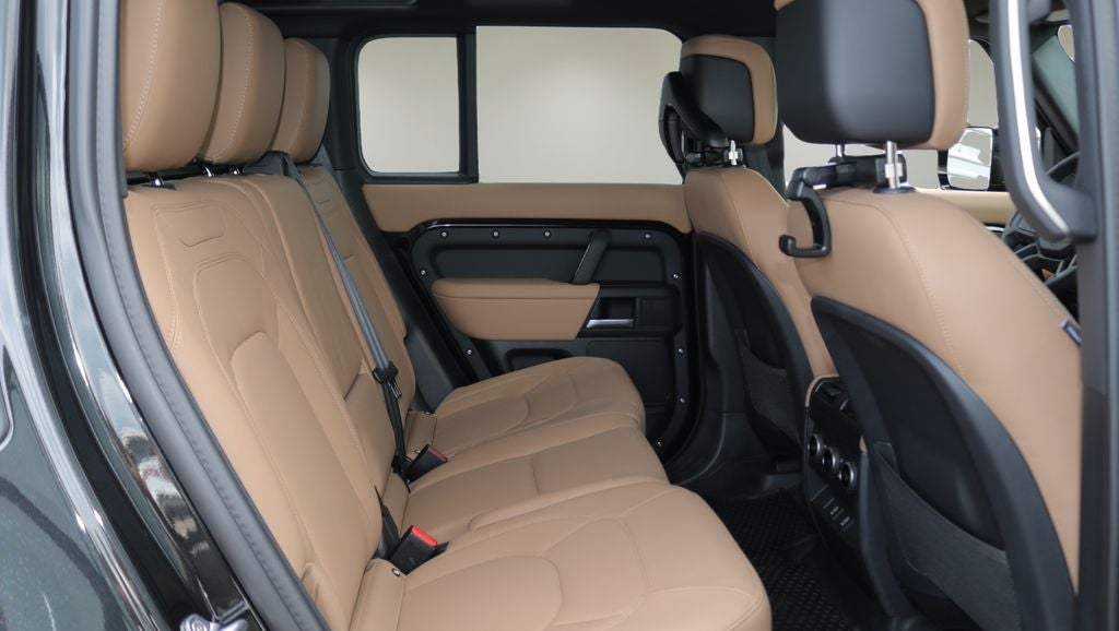 2026 Land Rover Defender 110 X-Dynamic SE