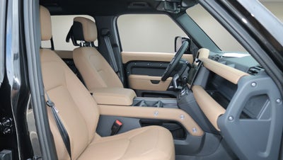 2026 Land Rover Defender 110 X-Dynamic SE