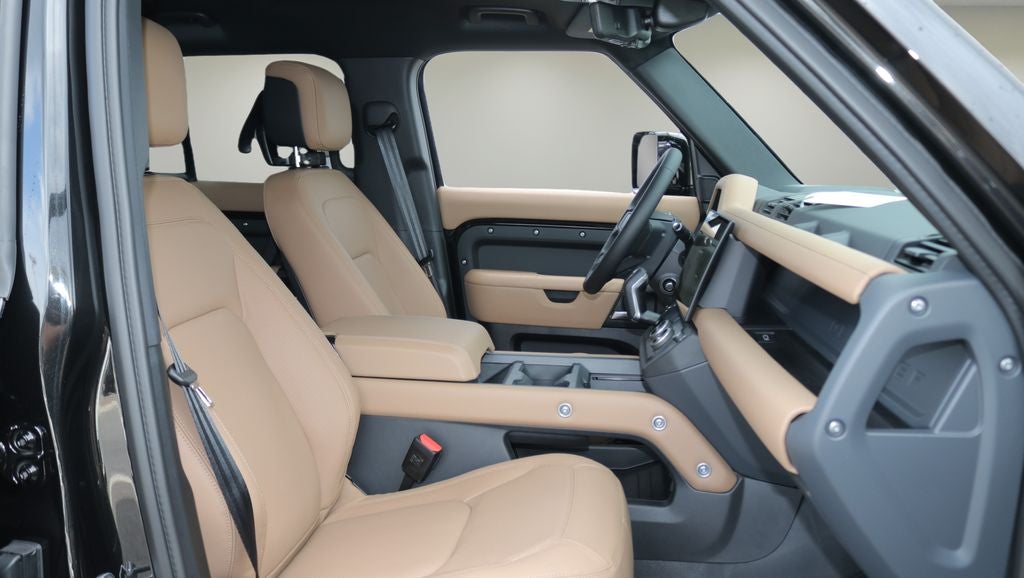 2026 Land Rover Defender 110 X-Dynamic SE