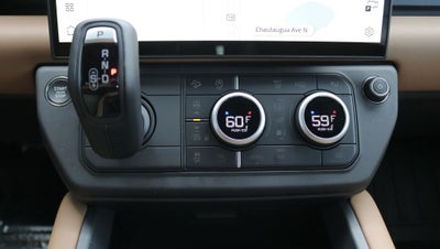 2026 Land Rover Defender 110 X-Dynamic SE