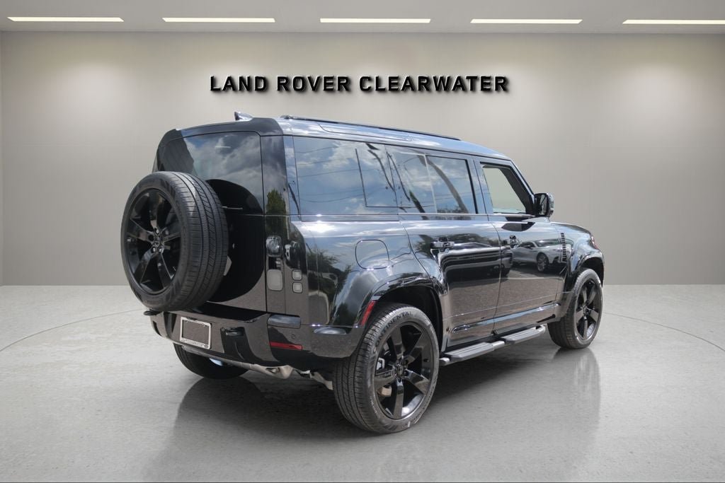 2026 Land Rover Defender 110 X-Dynamic SE