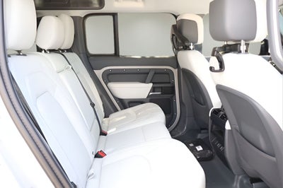 2026 Land Rover Defender 110 X-Dynamic SE