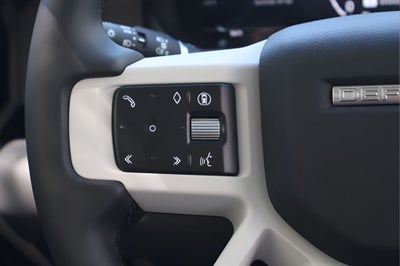 2026 Land Rover Defender 110 X-Dynamic SE