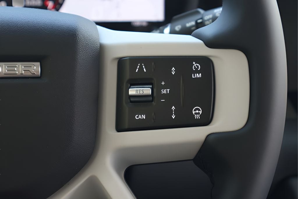 2026 Land Rover Defender 110 X-Dynamic SE