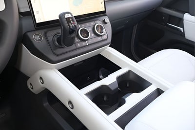 2026 Land Rover Defender 110 X-Dynamic SE