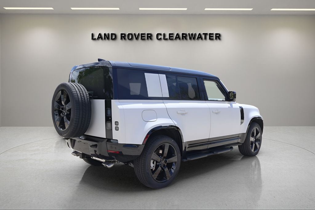 2026 Land Rover Defender 110 X-Dynamic SE