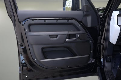 2025 Land Rover Defender 110 X-Dynamic SE