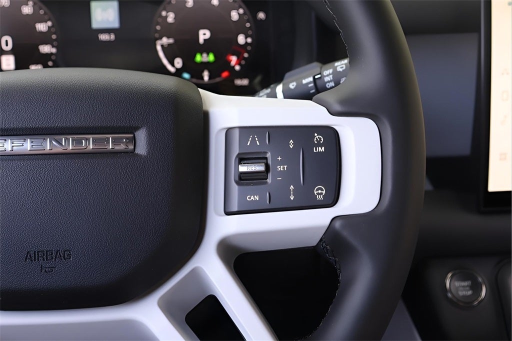 2025 Land Rover Defender 110 X-Dynamic SE