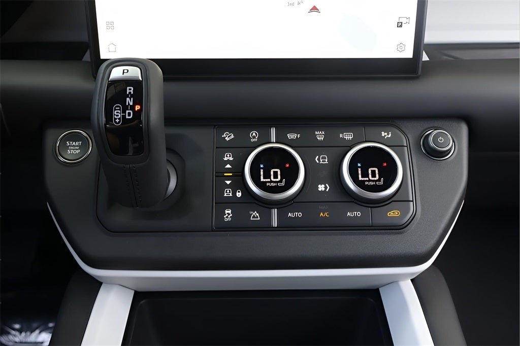 2025 Land Rover Defender 110 X-Dynamic SE