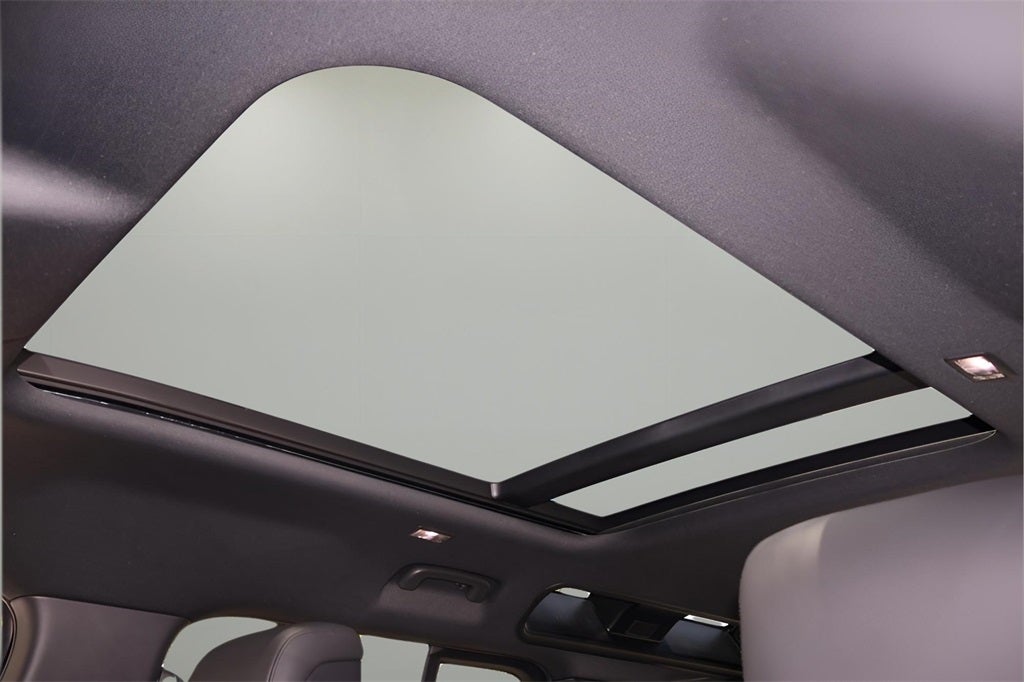 2025 Land Rover Defender 110 X-Dynamic SE