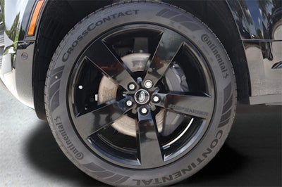 2025 Land Rover Defender 110 X-Dynamic SE