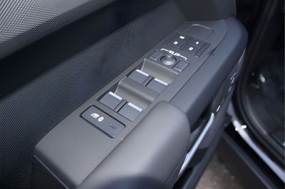 2026 Land Rover Defender 110 X-Dynamic SE