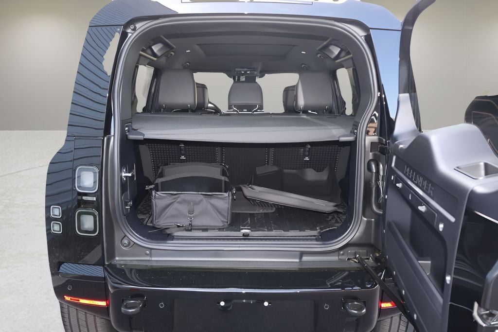 2026 Land Rover Defender 110 X-Dynamic SE