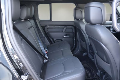 2026 Land Rover Defender 110 X-Dynamic SE