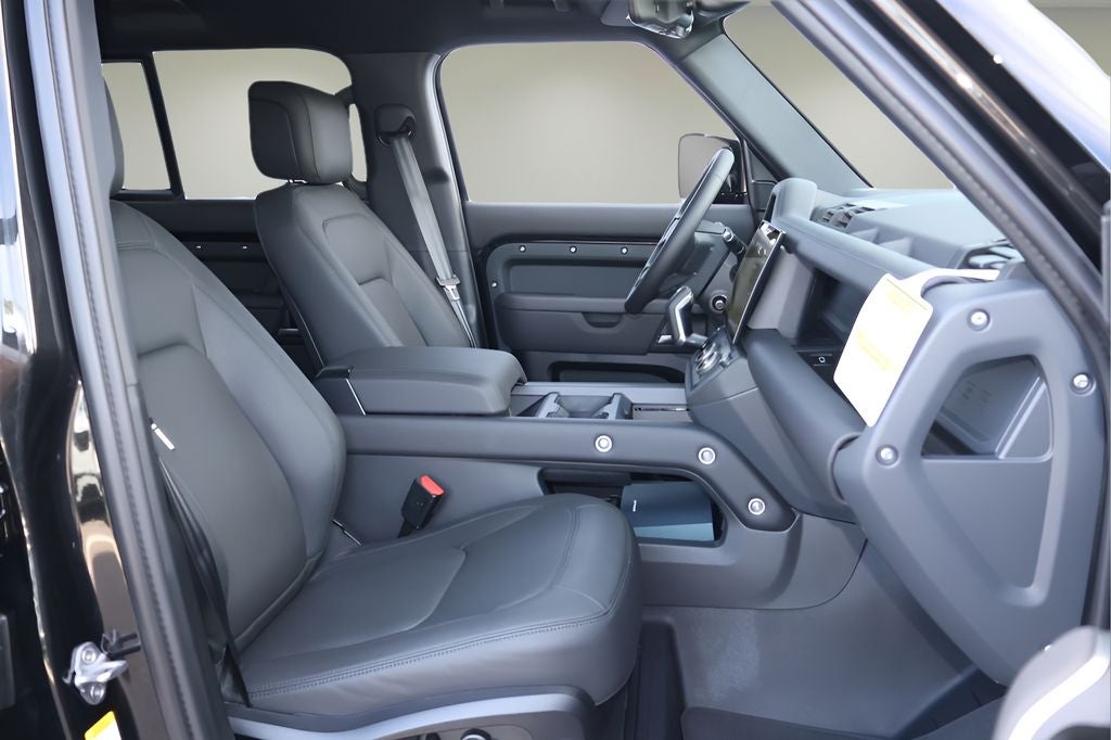 2026 Land Rover Defender 110 X-Dynamic SE